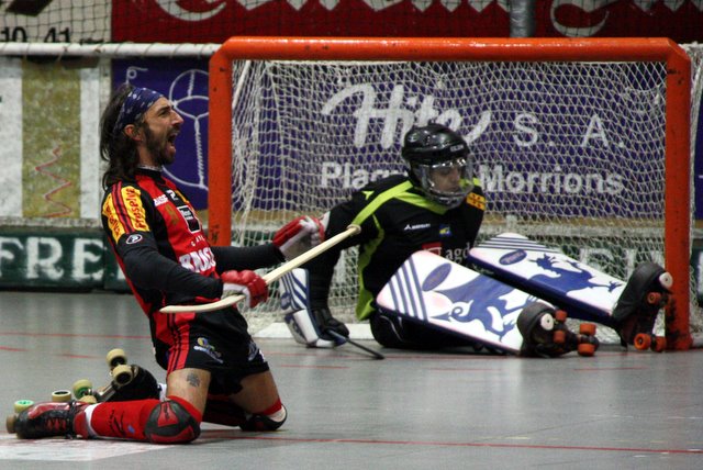 continental01 Bertolucci celebra el quart gol (S. Sabaté)