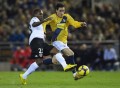 Callejón disputa una pilota en el València-Espanyol (rcdespanyol.com)